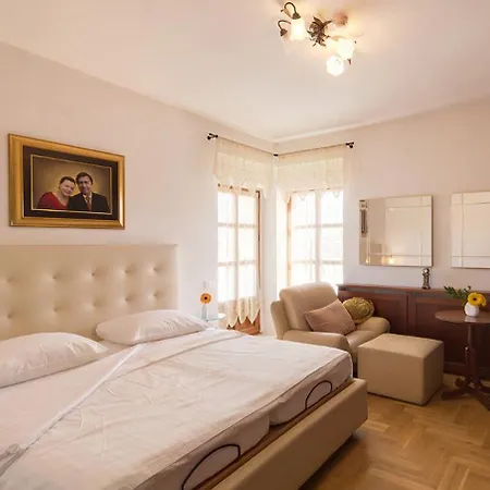 Bed and breakfast Sarah By Aloumon Turizam Pula
